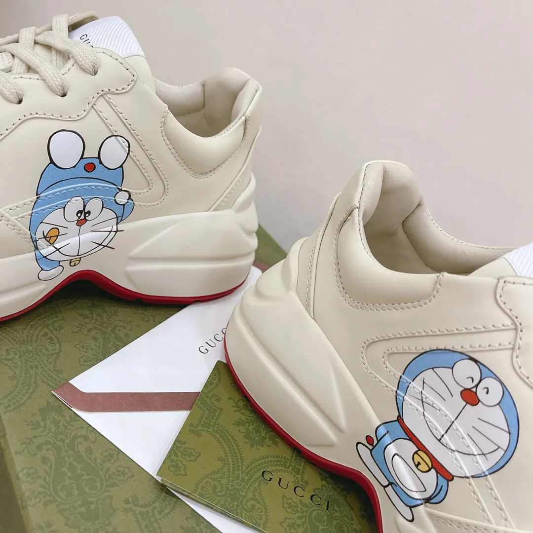 P700👟👟 The top version of GUCCI dad shoes, the latest upgraded version❗❗ The fabric is 100% consistent with the store. The whole series uses four leather styles. Each pattern, color and fabric are one-to-one consistent with the store. Women's size 35 36 37 38 39 40 Men's size 39 40 41 42 43 44 (women's size 34, men's size 45 can be customized)